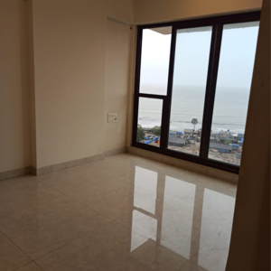 Room in 2 BHK Apartment at Kanakia Hollywood, Yari Road – for Rent