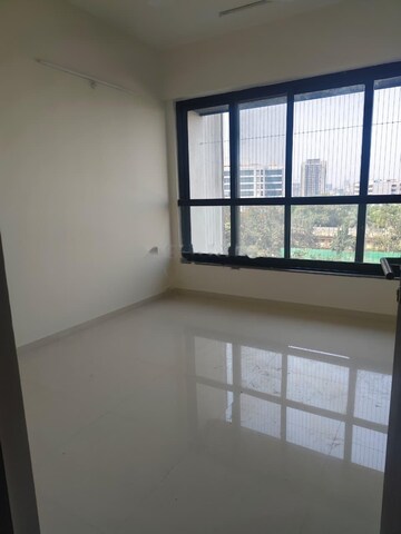 Room in 3 BHK Apartment at Kalpataru Magnus, Bandra East – for Rent