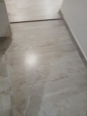 Room in 3 BHK Builder Floor at Auram Floor, South City 2 – for Rent