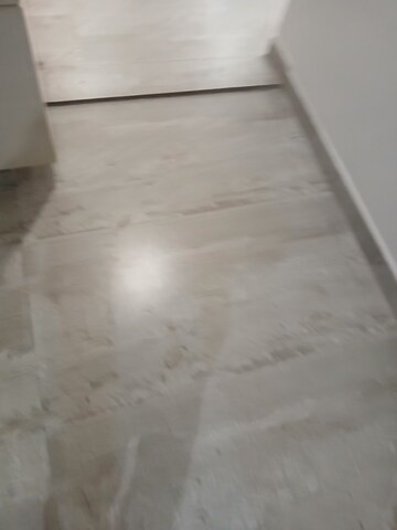 Room in 3 BHK Builder Floor at Auram Floor, South City 2 – for Rent