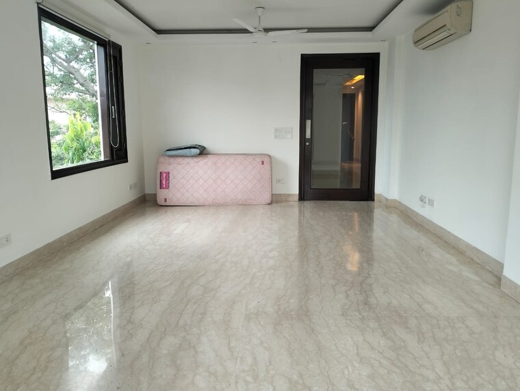 Room, green park 4 Bedroom 2450 Sq.Ft. Builder Floor In Green Park Delhi 9706303