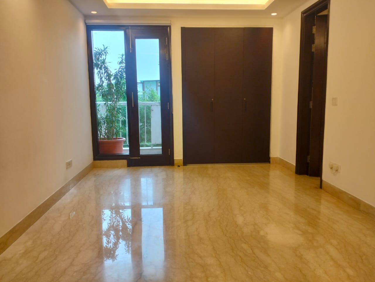 4 BHK + Pooja Room,Servant Room,Study Room Builder Floor For Sale in Green Park