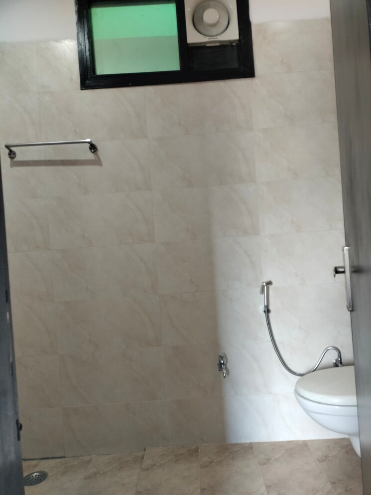 Bathroom, hauz khas 3 Bedroom 2000 Sq.Ft. Apartment In Hauz Khas Delhi 9706308