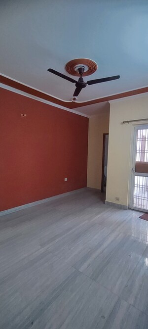 Room in 3 BHK Builder Floor at BPTP Elite Floors, Sector 83 – for Rent