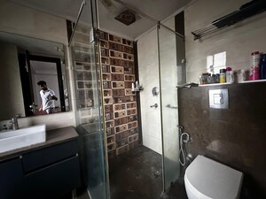 Master Bedroom in 3 BHK Builder Floor at Safdarjung Enclave – for Rent