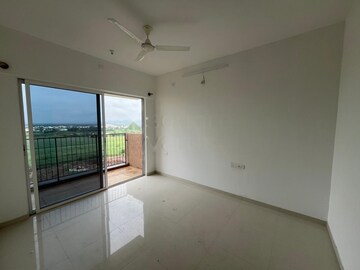 Room in 2 BHK Apartment at Godrej Boulevard, Manjari – for Rent