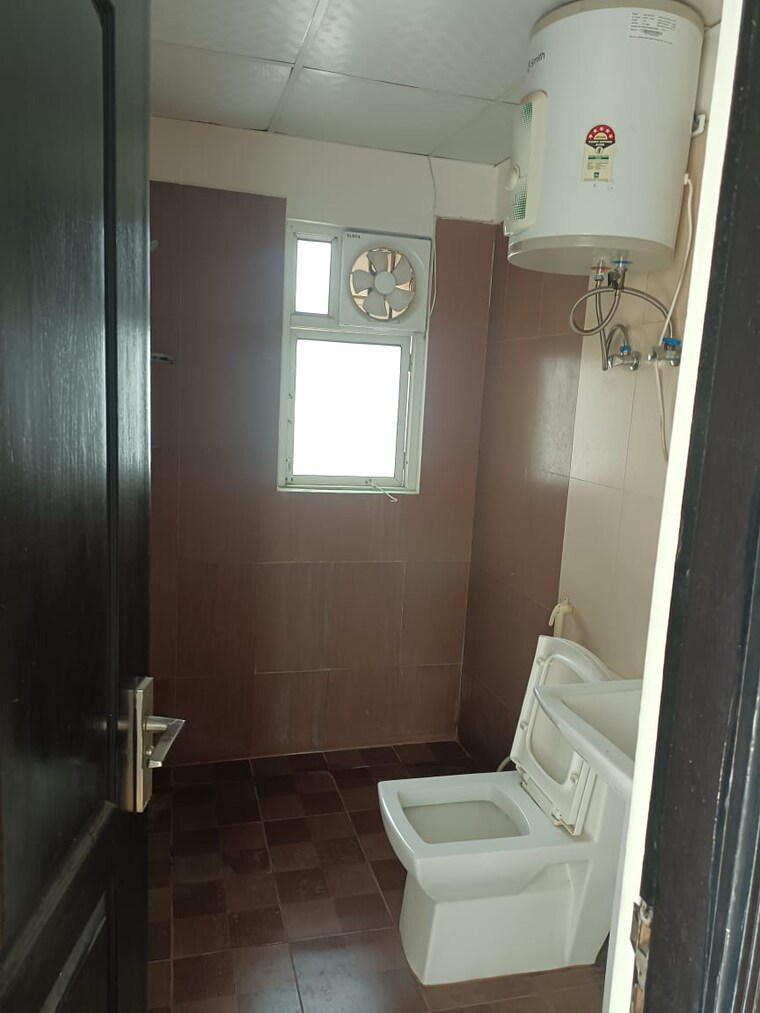 Bathroom, aims-golf-avenue-ii 2 Bedroom 930 Sq.Ft. Apartment In Sector 75 Noida 9706341