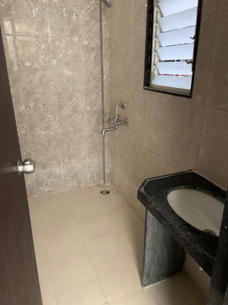 Bathroom, urban-the-landmark 1.5 Bedroom 715 Sq.Ft. Apartment In Undri Pune 9706342
