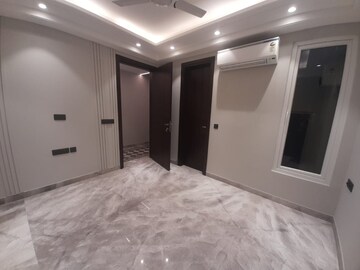 Room in 3 BHK Builder Floor at Gulmohar Park – for Rent