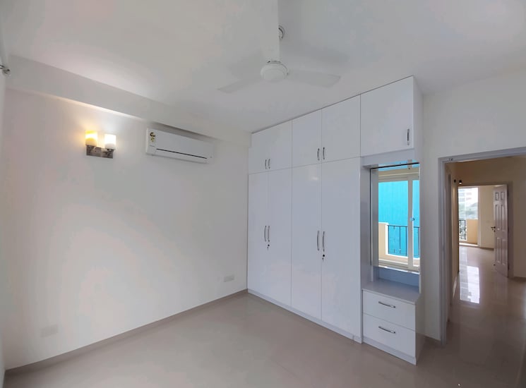 Room, emaar-mgf-emerald-hills 3 Bedroom 1650 Sq.Ft. Apartment In Sector 65 Gurgaon 9706385