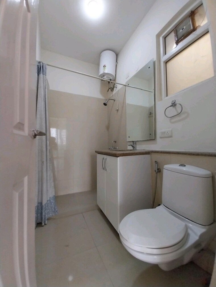 Bathroom, emaar-mgf-emerald-hills 3 Bedroom 1650 Sq.Ft. Apartment In Sector 65 Gurgaon 9706385