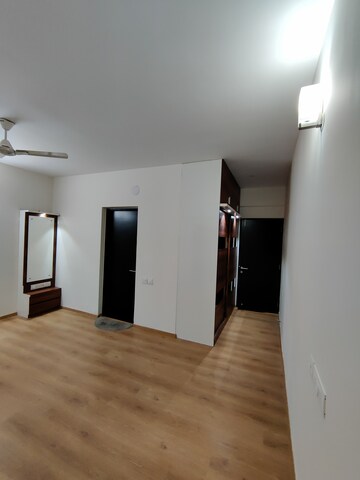 Room in 3 BHK Apartment at Brigade Lakefront, Whitefield – for Rent