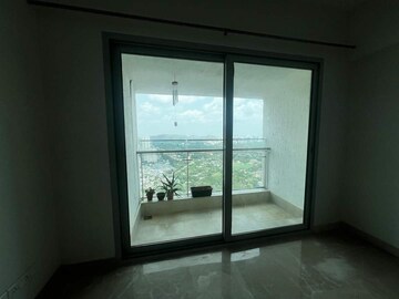 Room in 3 BHK Apartment at DB Orchid Woods, Goregaon East – for Rent