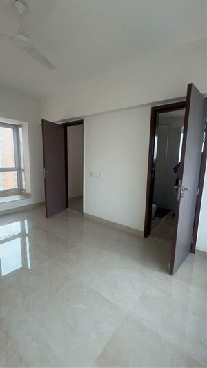 Room in 3 BHK Apartment at DB Orchid Woods, Goregaon East – for Rent