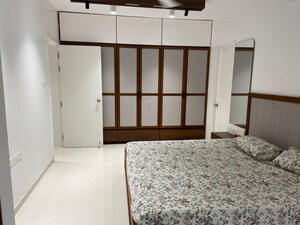 Bedroom in 3 BHK Apartment at Siddharth Towers Kothrud, Kothrud – for Rent