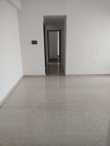 Room in 2 BHK Apartment at Piramal Mahalaxmi, Mahalaxmi – for Rent