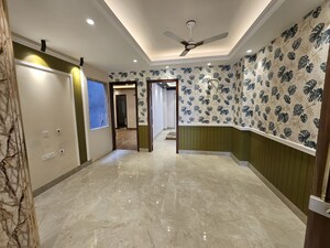 Room in 4 BHK Builder Floor at Ansal API Versalia, Sector 67a – for Sale