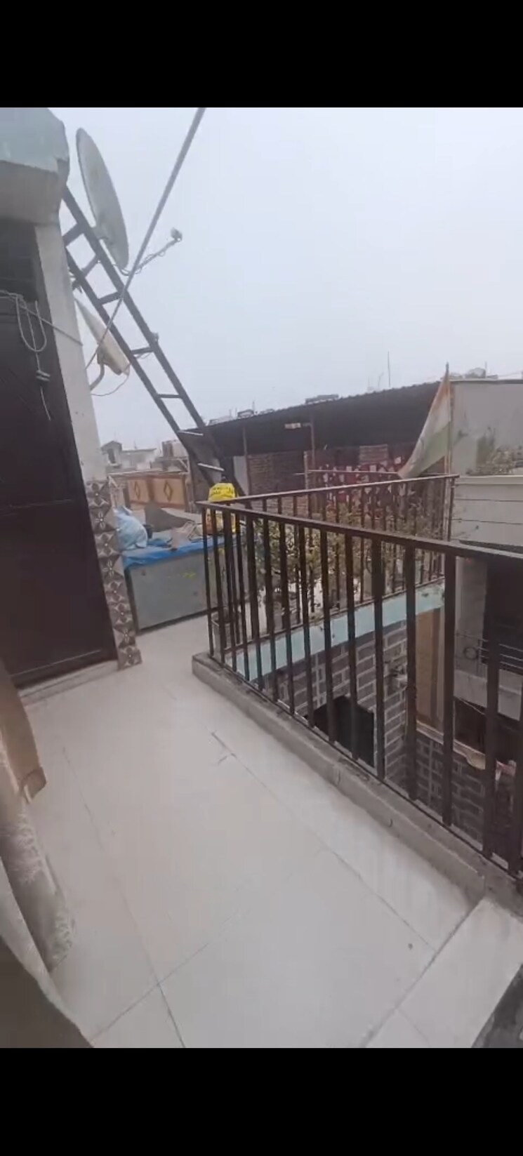 Balcony, jogabai extension 2.5 Bedroom 90 Sq.Yd. Builder Floor In Jogabai Extension Delhi 9706481