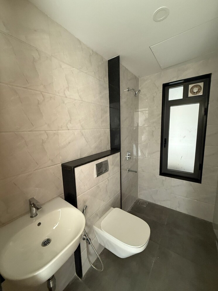Bathroom, lodha-vista 2 Bedroom 680 Sq.Ft. Apartment In Lower Parel Mumbai 9706494