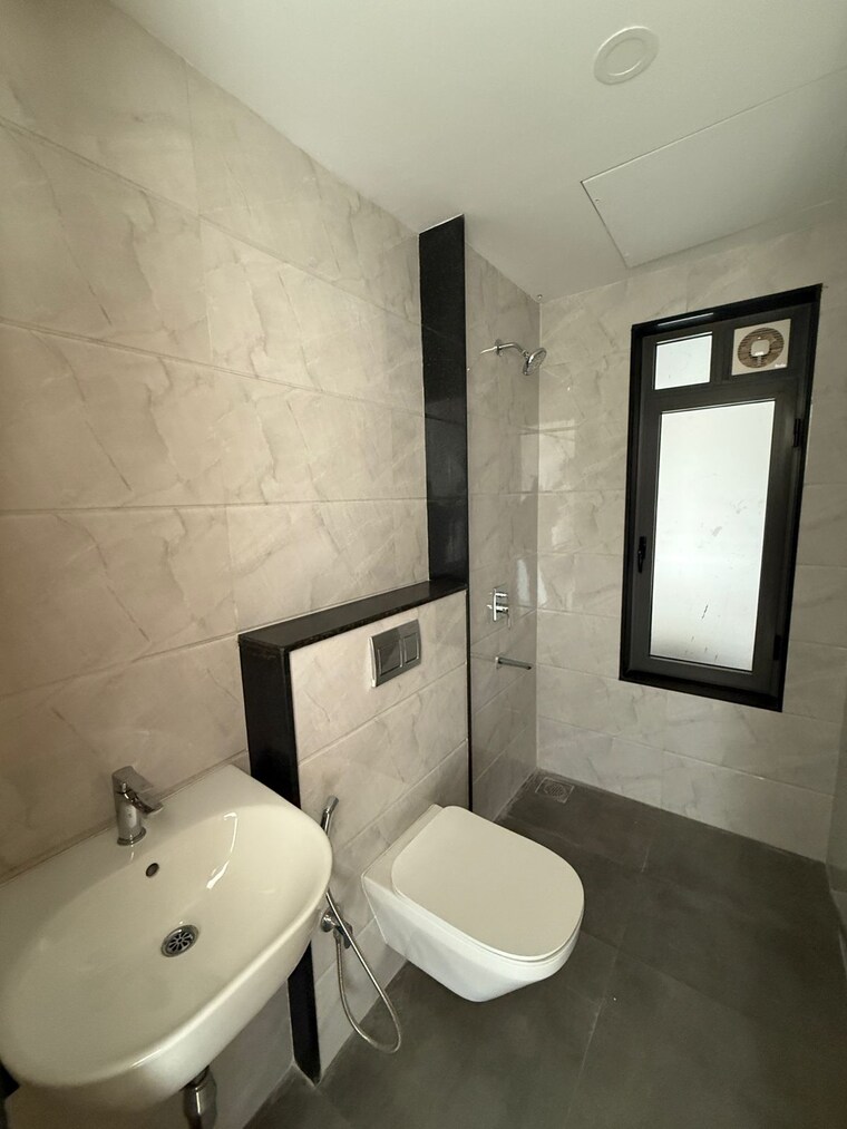Bathroom, lodha-vista 2 Bedroom 680 Sq.Ft. Apartment In Lower Parel Mumbai 9706494
