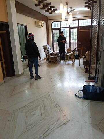 Gym in 2.5 BHK Builder Floor at Ansal Plaza Sector-23, Sector 23 – for Rent