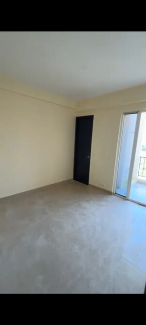 Room in 2 BHK Apartment at Signature Global Park, Sohna Sector 36 – for Rent