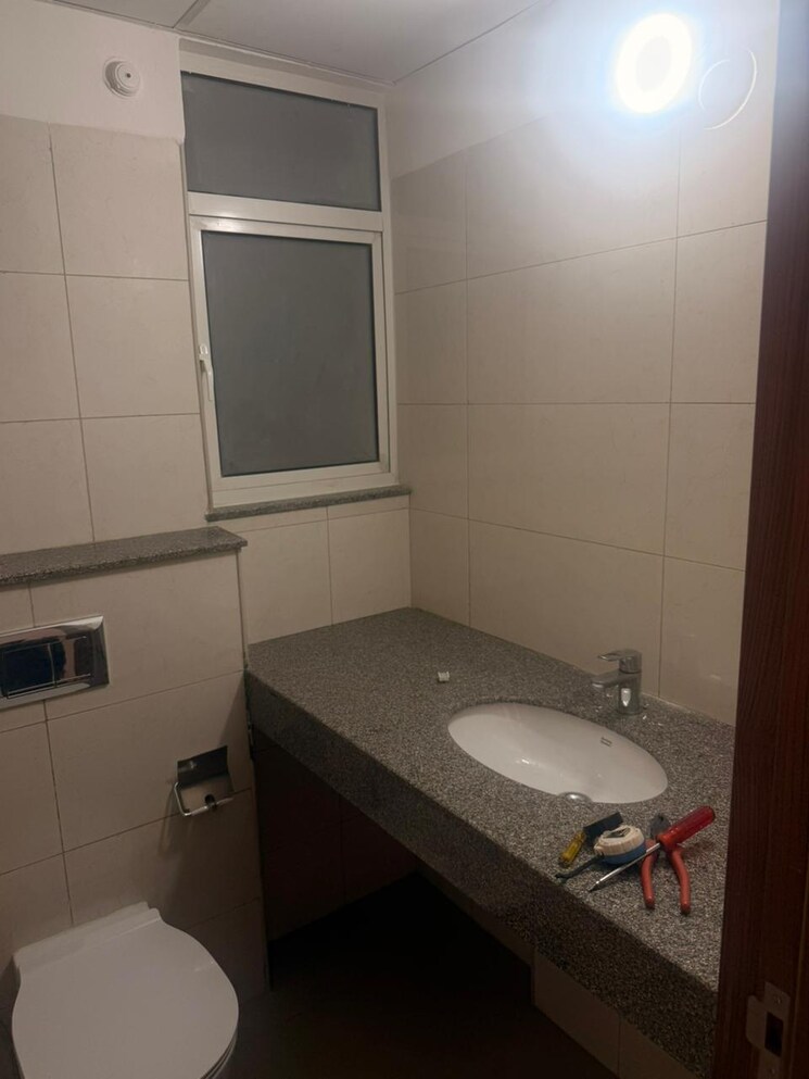 Bathroom, godrej-woods 3 Bedroom 2080 Sq.Ft. Apartment In Sector 43 Noida 9706508