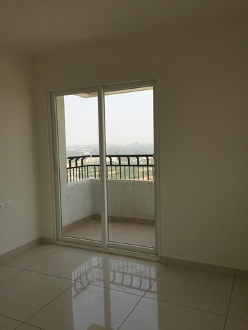 Room in 3.5 BHK Apartment at Prestige Lakeside Habitat, Varthur – for Rent