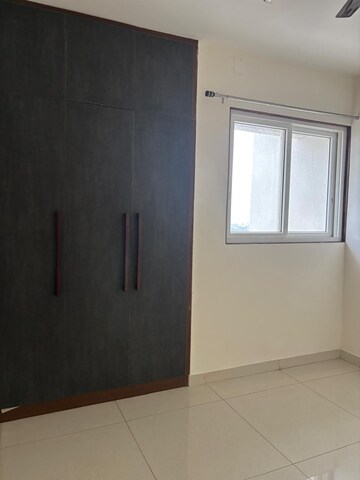 Room in 3 BHK Apartment at Prestige Falcon City, Konanakunte – for Rent