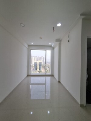 Room in  Office Space at Wadhwa The Gateway, Mulund West – for Rent