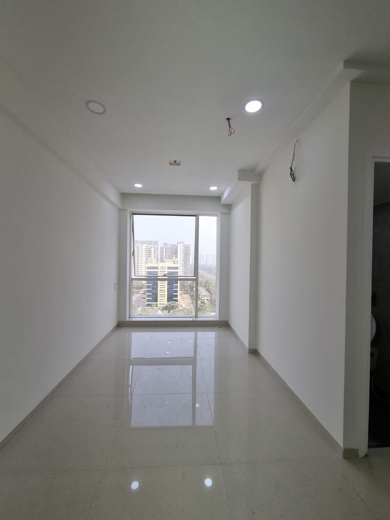 Room, wadhwa-the-gateway Commercial Office Space 500 Sq.Ft. In Mulund West Mumbai 9706547