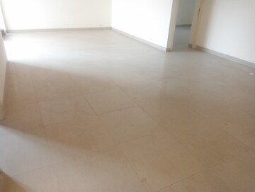 Room in 3.5 BHK Apartment at JMD Gardens, Sector 33 – for Rent