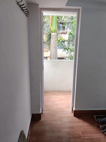 Room in 1 BHK Apartment at Rupali Heights Dahanukar Colony, Kothrud – for Rent