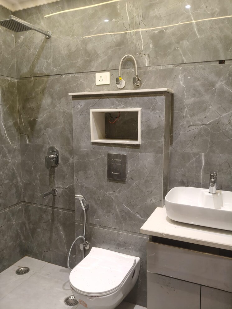 Bathroom, ansal-valley-view-estate 3 Bedroom 1300 Sq.Ft. Apartment In Gwal Pahari Gurgaon 9706574