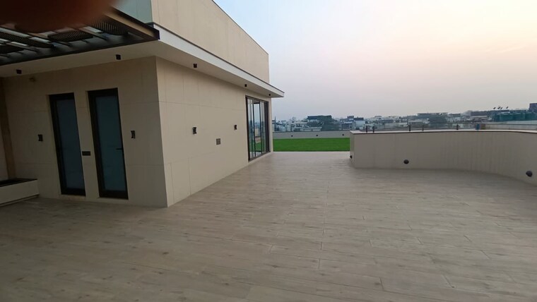 Room, greater kailash i 4 Bedroom 500 Sq.Yd. Builder Floor In Greater Kailash I Delhi 9706611