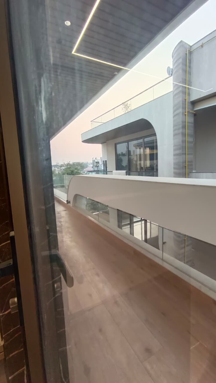 Balcony, greater kailash i 4 Bedroom 500 Sq.Yd. Builder Floor In Greater Kailash I Delhi 9706611