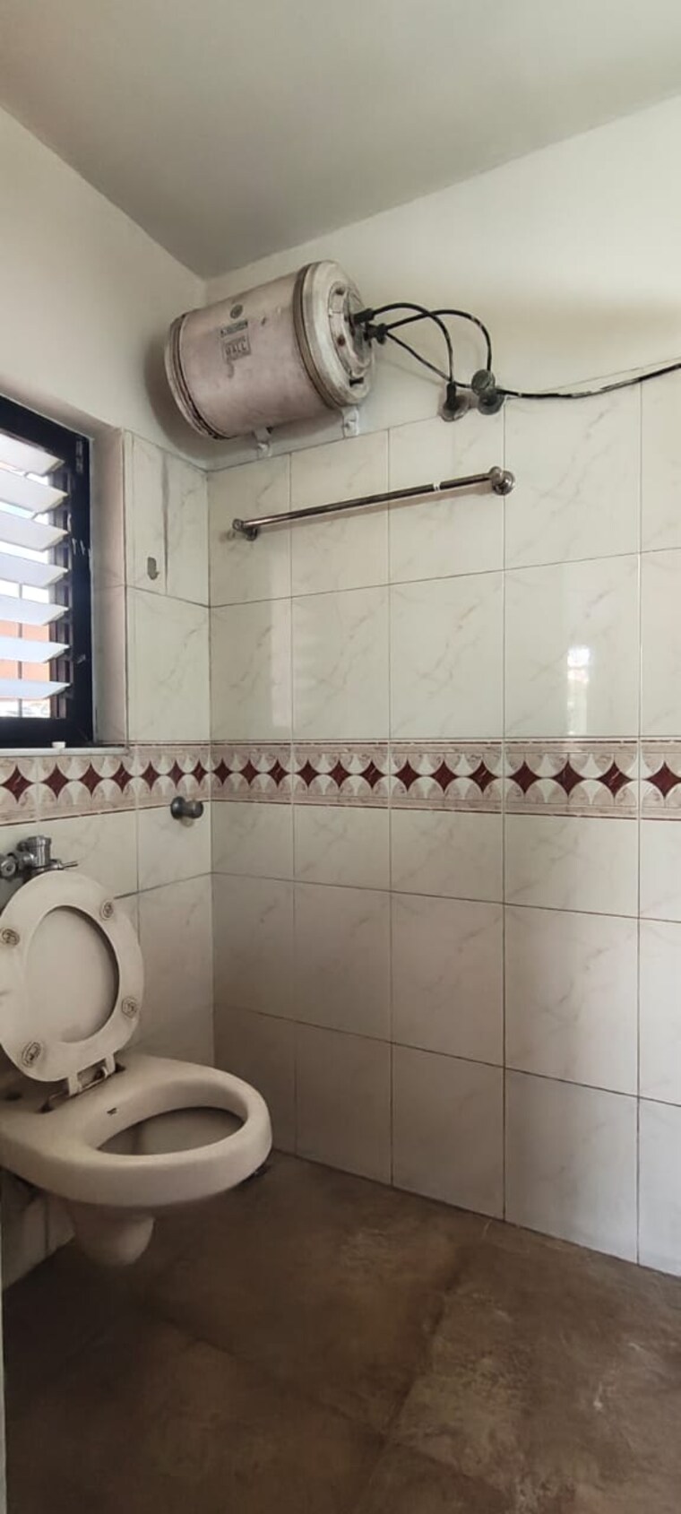 Bathroom, silver-square-chs-ltd 1 Bedroom 450 Sq.Ft. Apartment In Santacruz East Mumbai 9706640