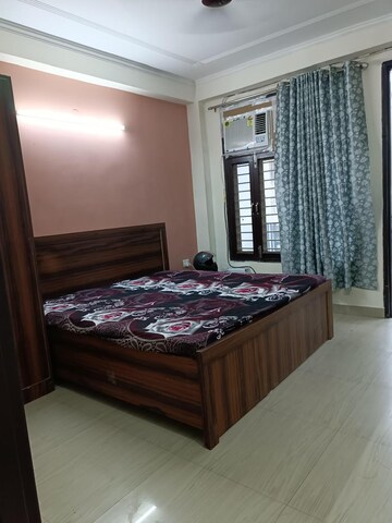 Bedroom in 3 BHK Builder Floor at Ardee City, Sector 52 – for Rent