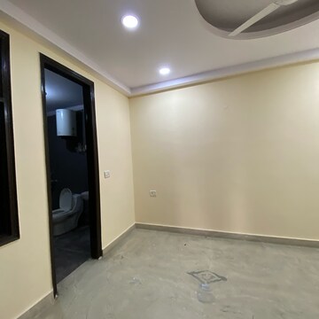 Room in 3 BHK Builder Floor at Chattarpur – for Rent