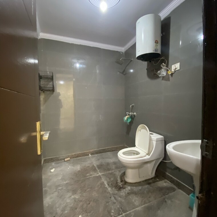 Bathroom, chattarpur 3 Bedroom 1200 Sq.Ft. Builder Floor In Chattarpur Delhi 9706617