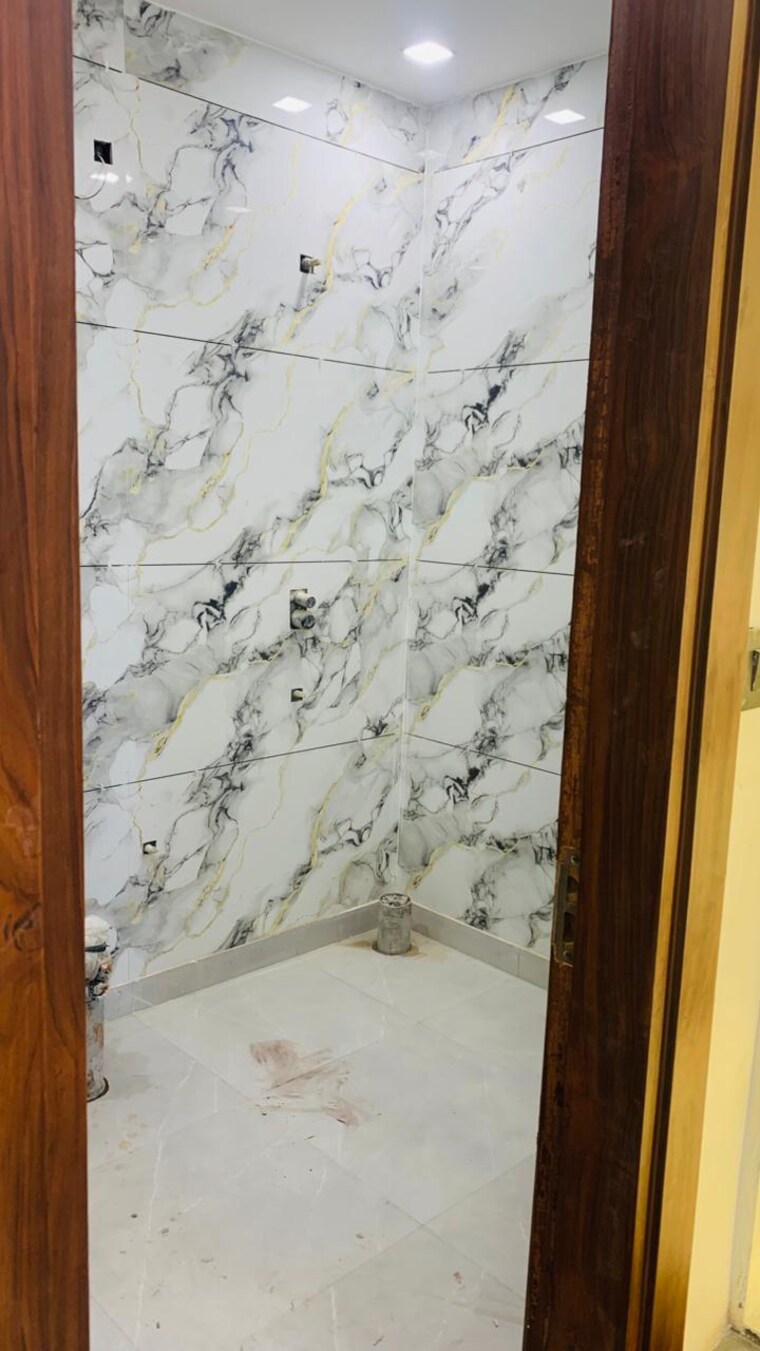 Balcony, ashoka enclave 4 Bedroom 300 Sq.Yd. Builder Floor In Ashoka Enclave Faridabad 9706602