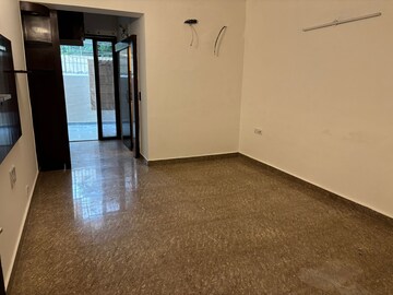 Room in 3 BHK Builder Floor at Today Blossoms II, Sector 51 – for Rent