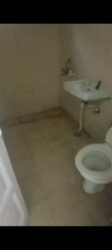 Bathroom in 1 BHK Independent House at RWA Apartments Sector 39, Sector 39 – for Rent
