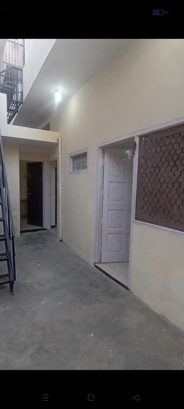 Room in 1 BHK Independent House at RWA Apartments Sector 39, Sector 39 – for Rent