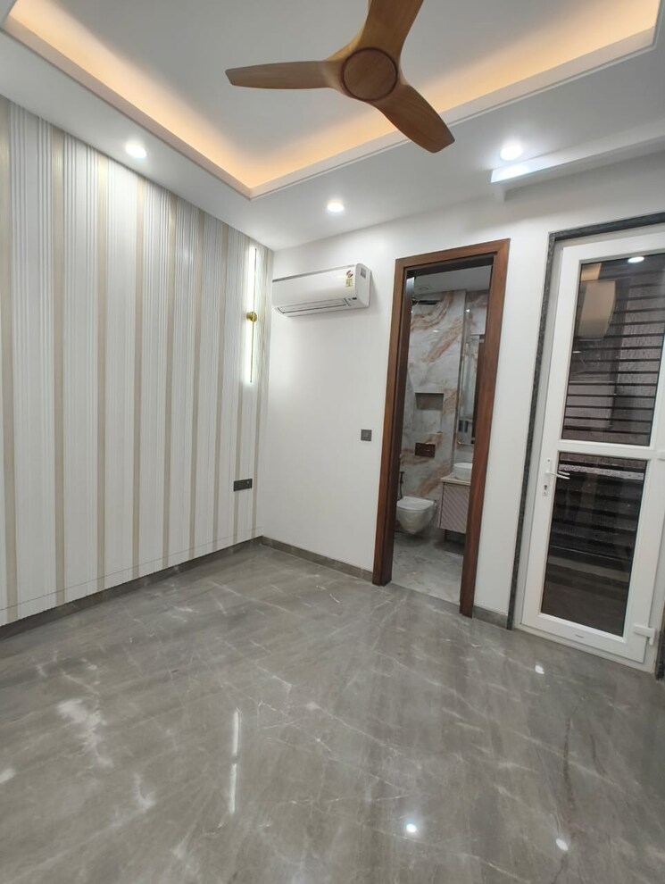 Room, chittaranjan park 2 Bedroom 125 Sq.Yd. Builder Floor In Chittaranjan Park Delhi 9706645
