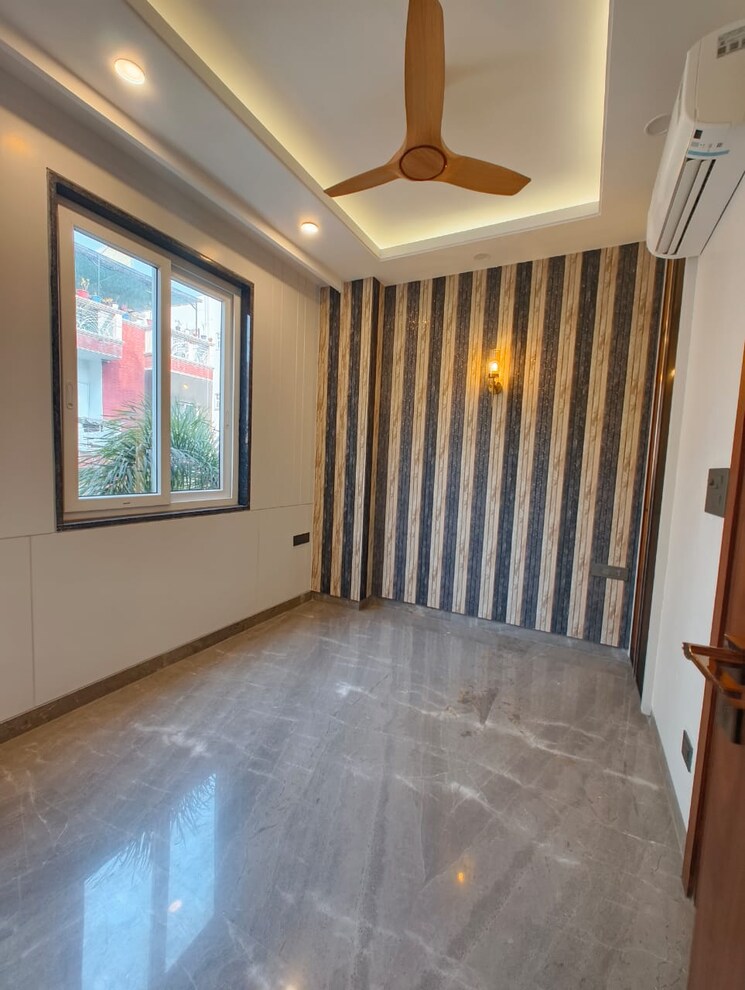 Bedroom, chittaranjan park 2 Bedroom 125 Sq.Yd. Builder Floor In Chittaranjan Park Delhi 9706645