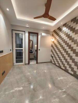 Room in 2 BHK Builder Floor at Chittaranjan Park – for Rent