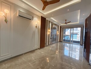 Room in 2 BHK Builder Floor at Chittaranjan Park – for Rent