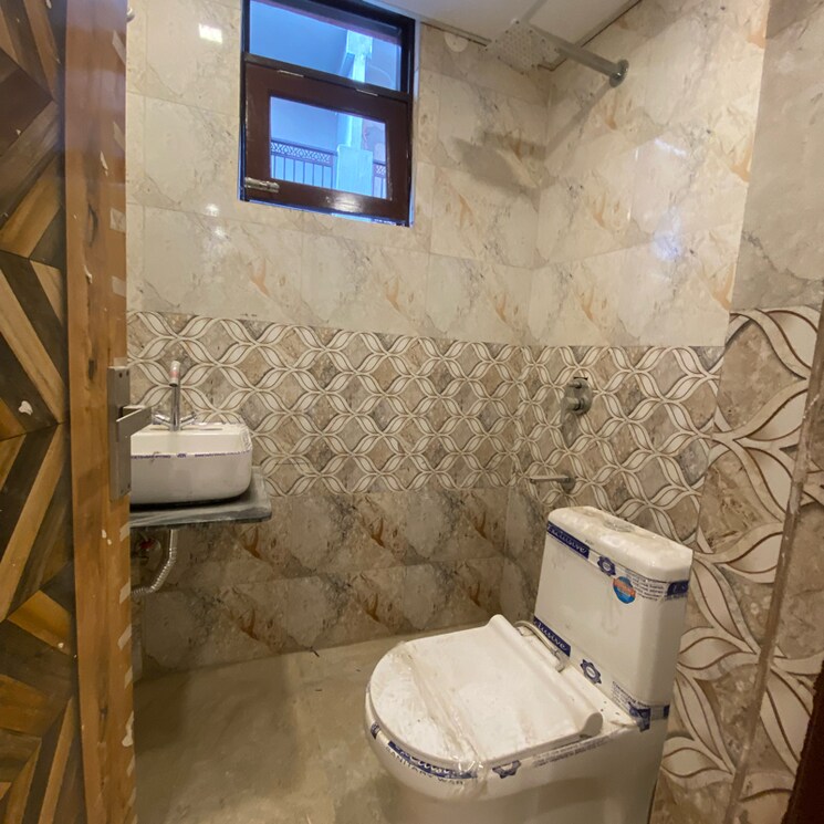 Bathroom, chattarpur 2 Bedroom 850 Sq.Ft. Builder Floor In Chattarpur Delhi 9706653
