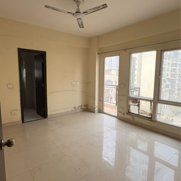 Room in 3 BHK Apartment at Oxirich Avenue, Ahinsa Khand 2 – for Rent